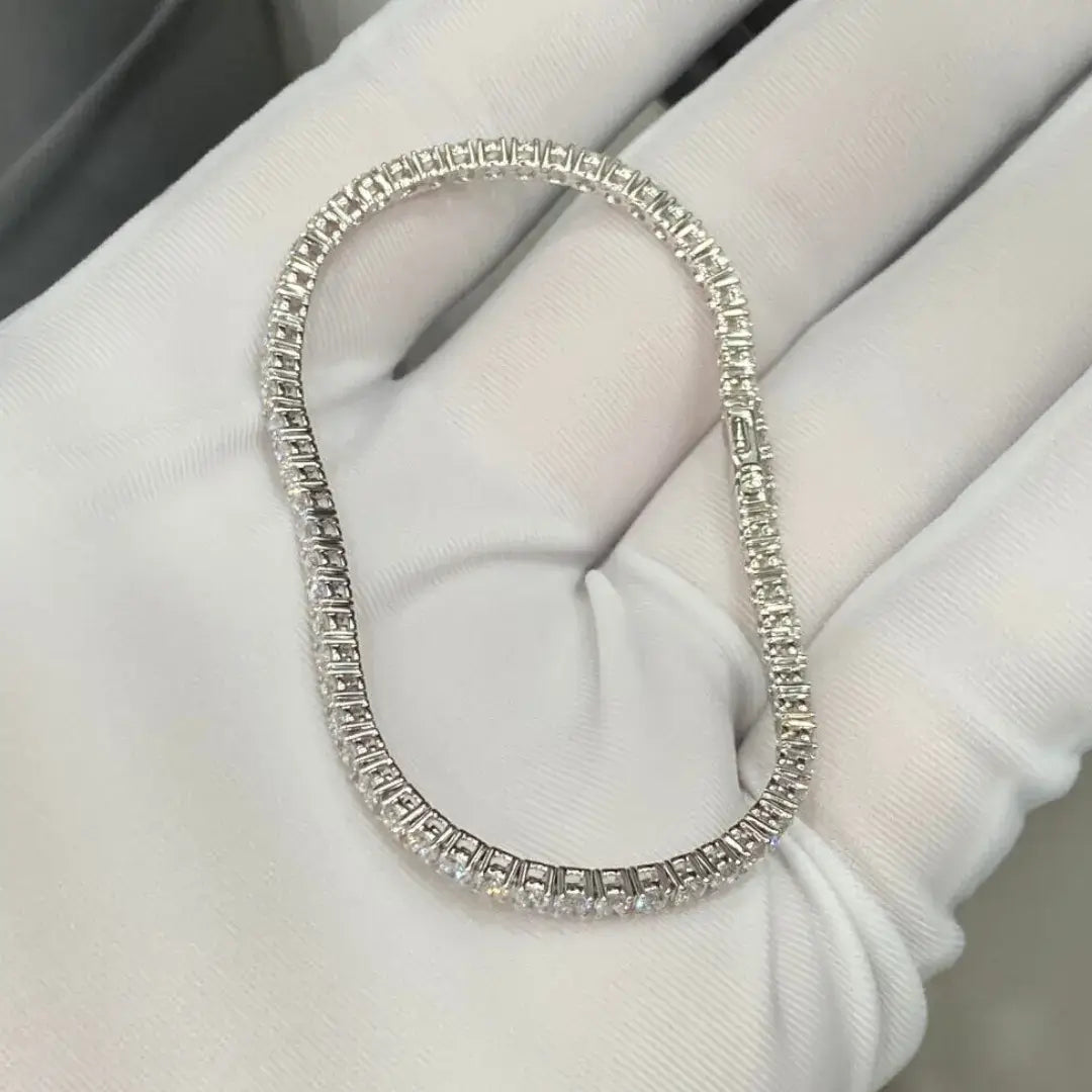 Affordable Luxury Jewelry Each 0.05-carat Round Lab Grown Diamond Tennis Bracelet