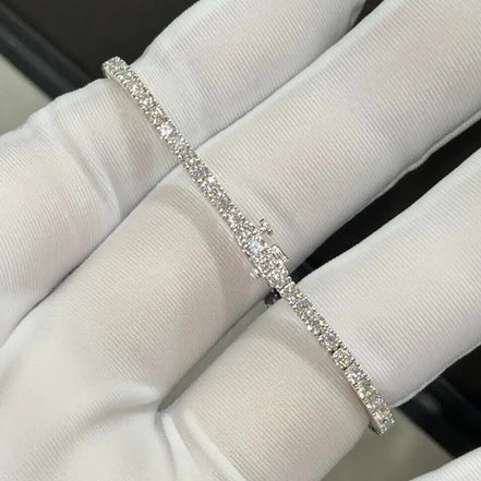 Affordable Luxury Jewelry Each 0.05-carat Round Lab Grown Diamond Tennis Bracelet