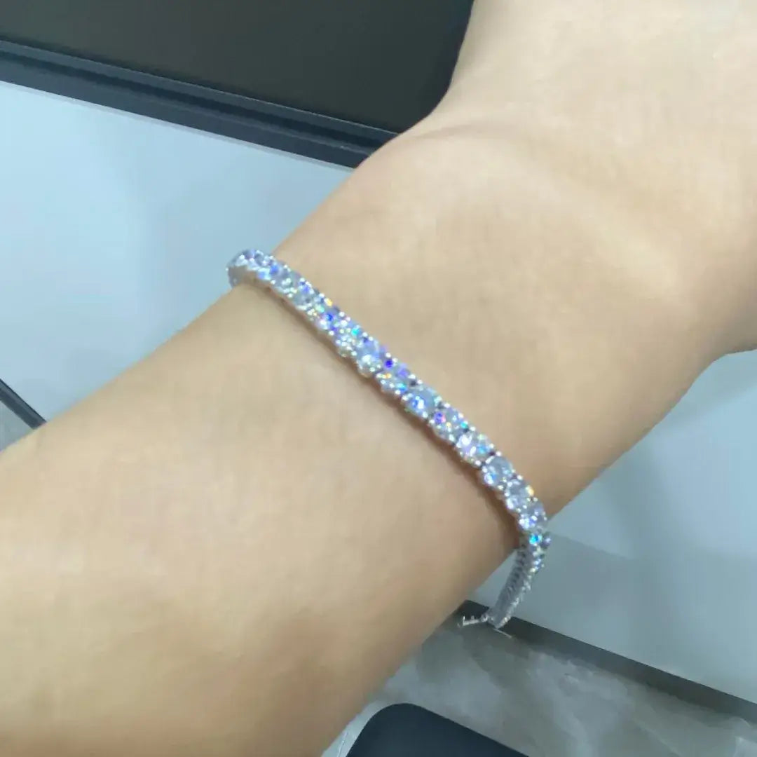 Affordable Luxury Jewelry Each 0.15-carat Round Lab-Grown Diamond Tennis Bracelet 18K Gold