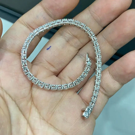 Affordable Luxury Jewelry Each 0.15-carat Round Lab-Grown Diamond Tennis Bracelet 18K Gold
