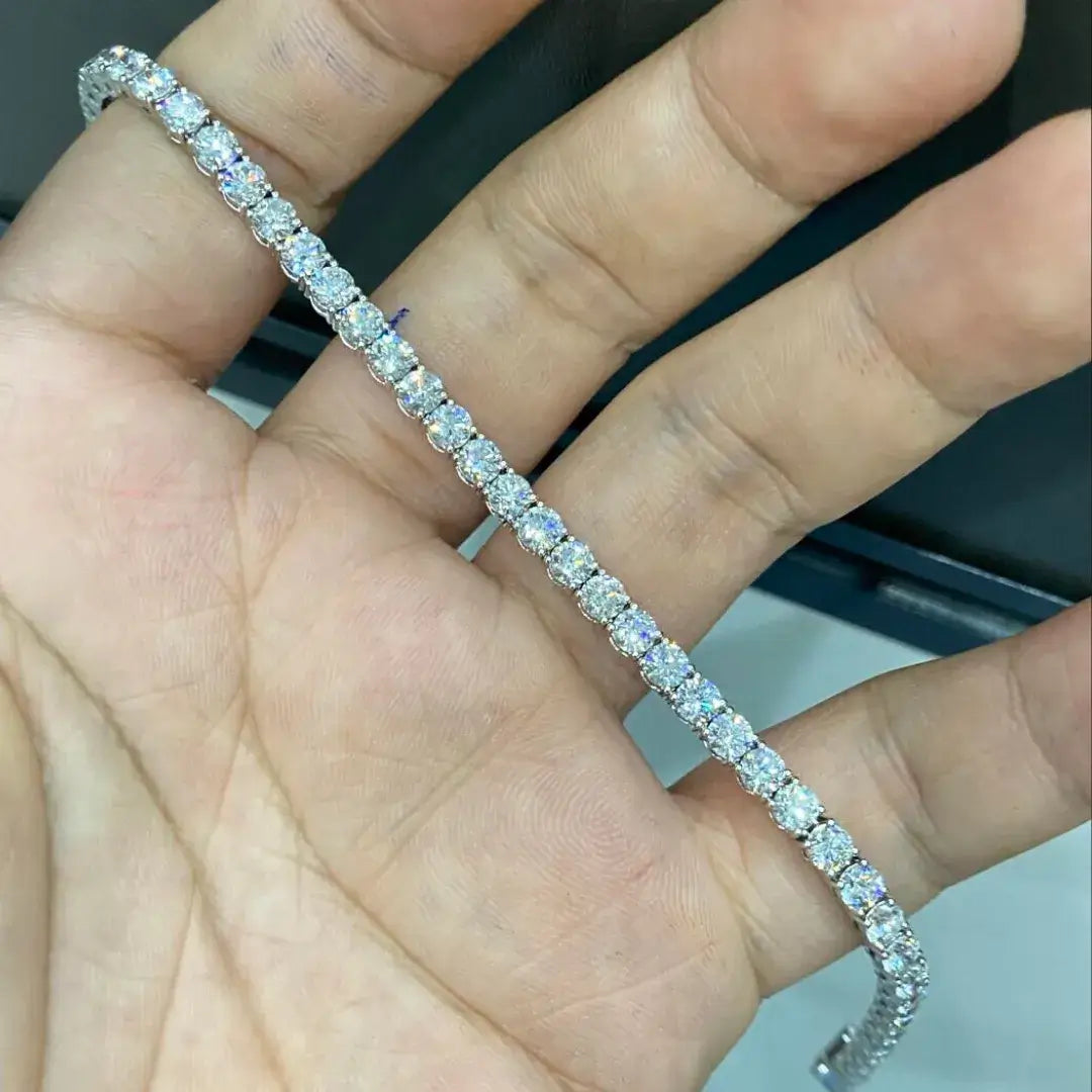 Affordable Luxury Jewelry Each 0.15-carat Round Lab-Grown Diamond Tennis Bracelet 18K Gold