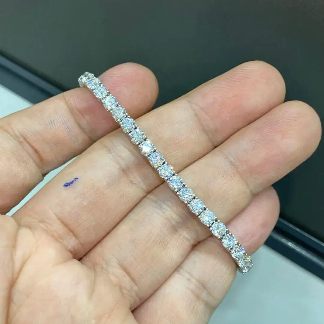 Affordable Luxury Jewelry Each 0.15-carat Round Lab-Grown Diamond Tennis Bracelet 18K Gold