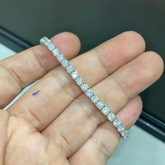 Affordable Luxury Jewelry Each 0.15-carat Round Lab-Grown Diamond Tennis Bracelet 18K Gold