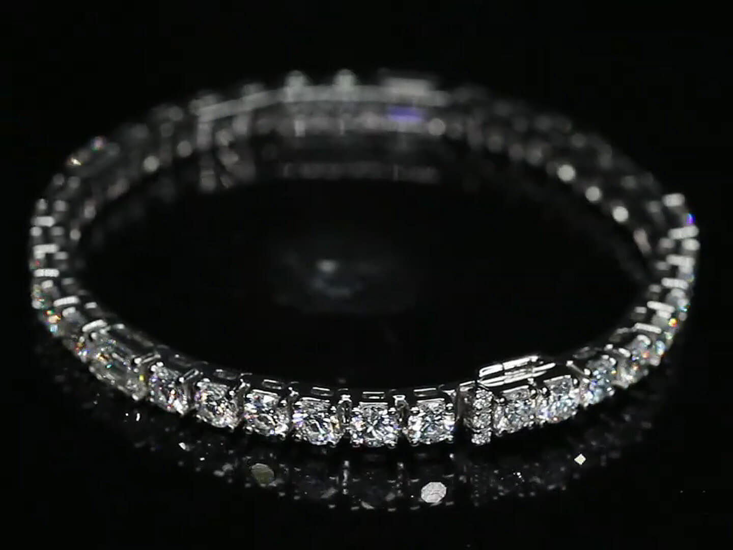 Affordable Luxury Jewelry Each 0.2-carat 0.5-carat Emerald & Round Cut Lab Diamond Tennis Bracelet 18K Gold