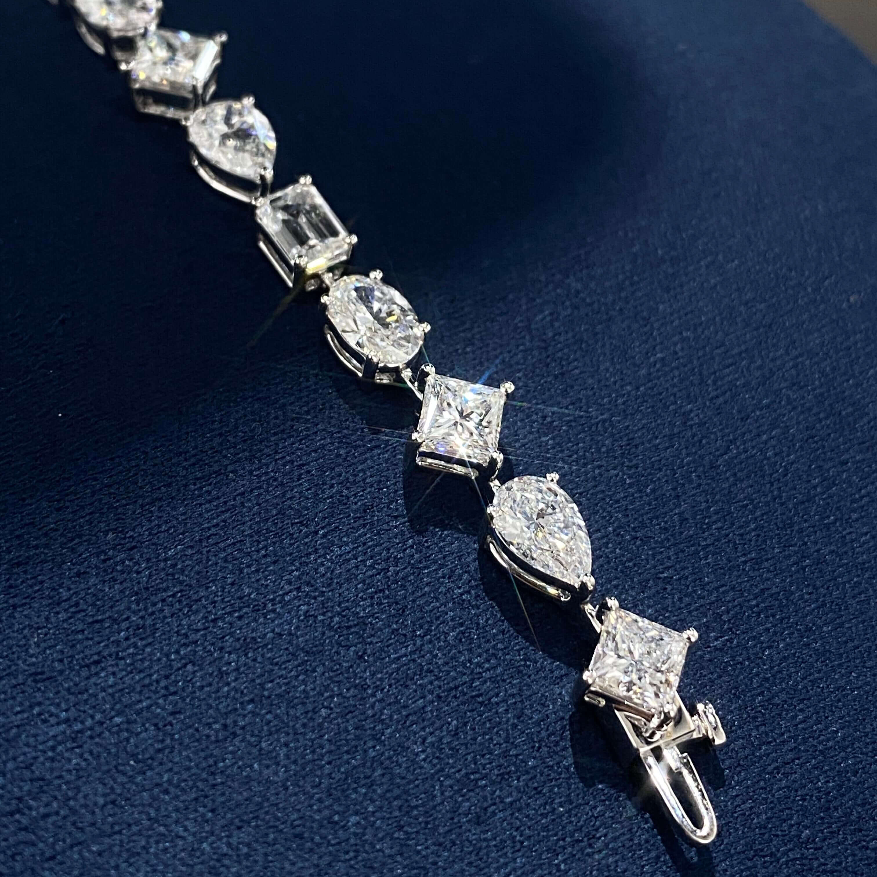 Affordable Luxury Jewelry Each 0.3-carat Multi Shape Lab-Grown Diamond Bracelet 18K Gold