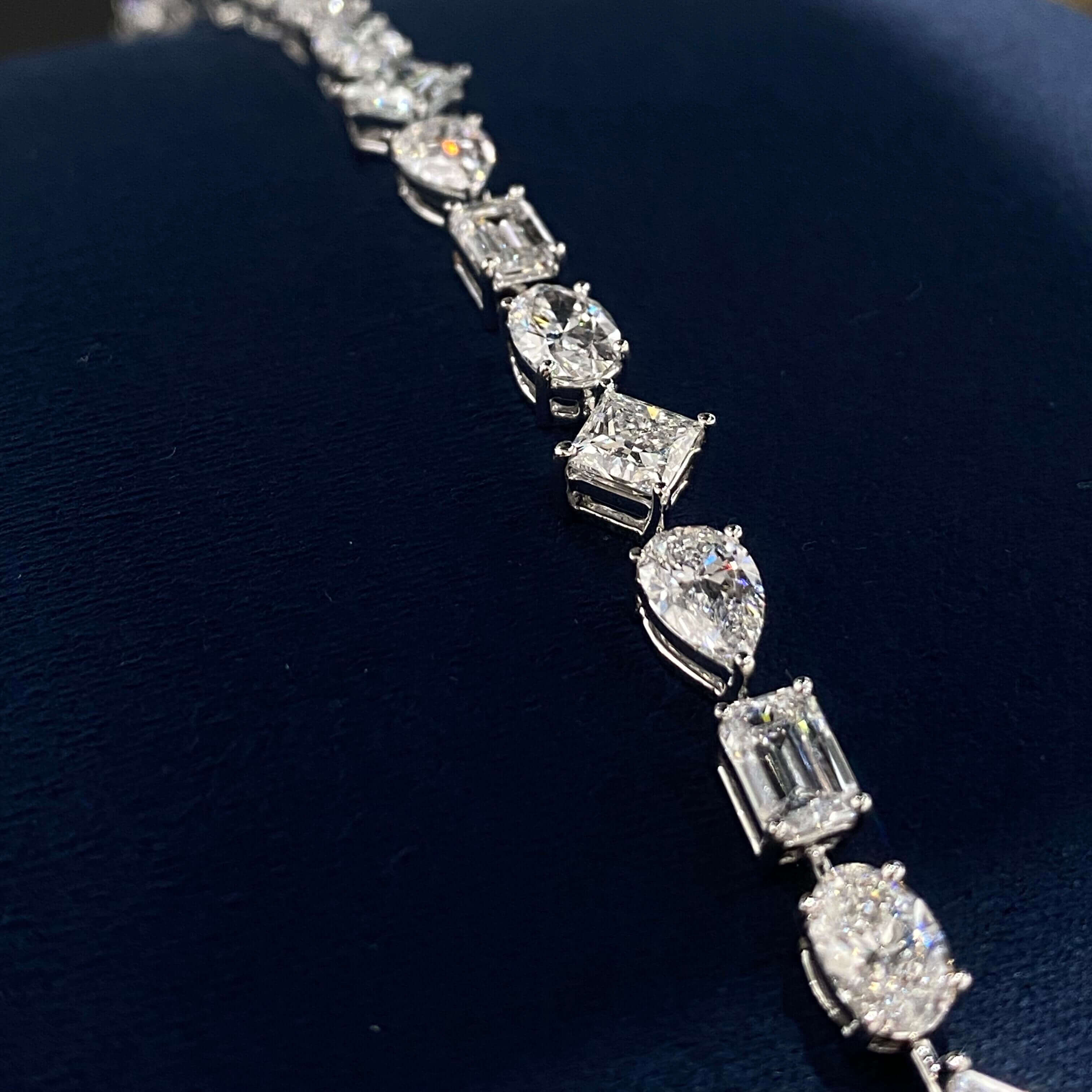Affordable Luxury Jewelry Each 0.3-carat Multi Shape Lab-Grown Diamond Bracelet 18K Gold