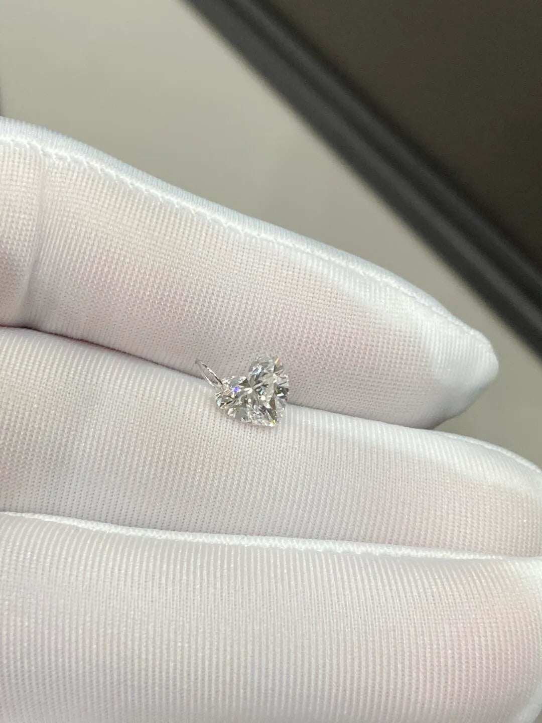 Affordable Luxury Jewelry 1 Carat Heart Shape Drilled Lab Grown Diamond Pendant