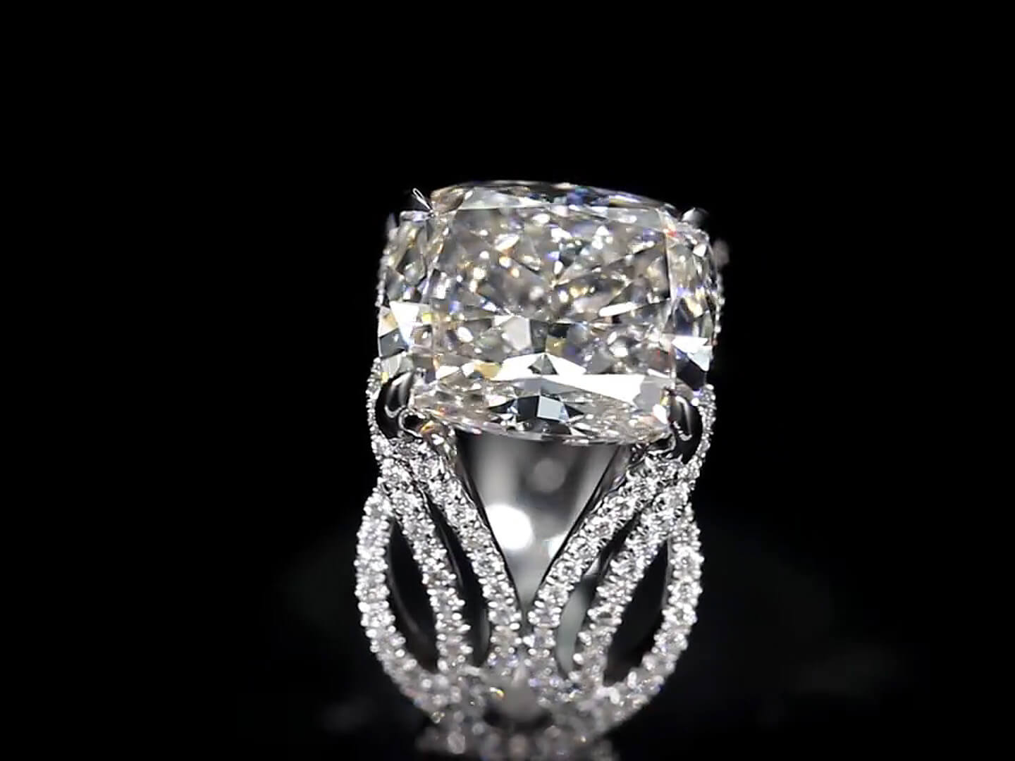 Affordable Luxury Jewelry 7-Carat Cushion Cut Lab-Grown Diamond Ring Nature Inspired