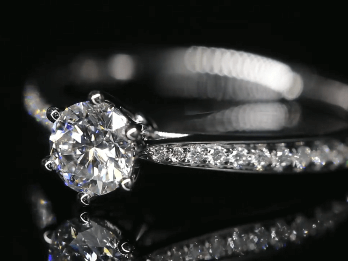 Affordable Luxury Jewelry Timeless 0.7ct Lab-Grown Diamond Ring in 18K Gold