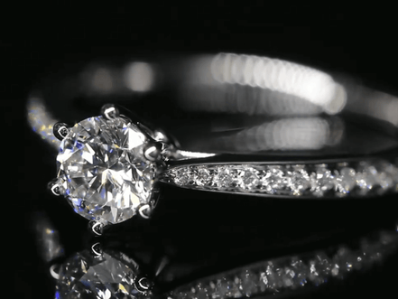 Affordable Luxury Jewelry Timeless 0.7ct Lab-Grown Diamond Ring in 18K Gold