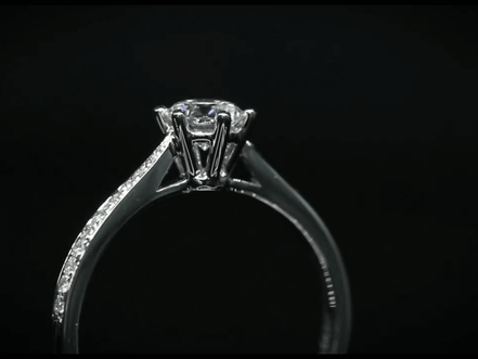 Affordable Luxury Jewelry Timeless 0.7ct Lab-Grown Diamond Ring in 18K Gold