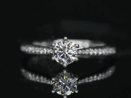 Affordable Luxury Jewelry Timeless 0.7ct Lab-Grown Diamond Ring in 18K Gold