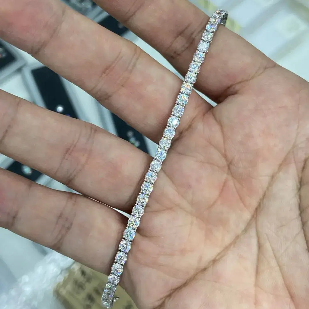 Affordable Luxury Jewelry Each 0.20-carat Round Lab-Grown Diamond Tennis Bracelet
