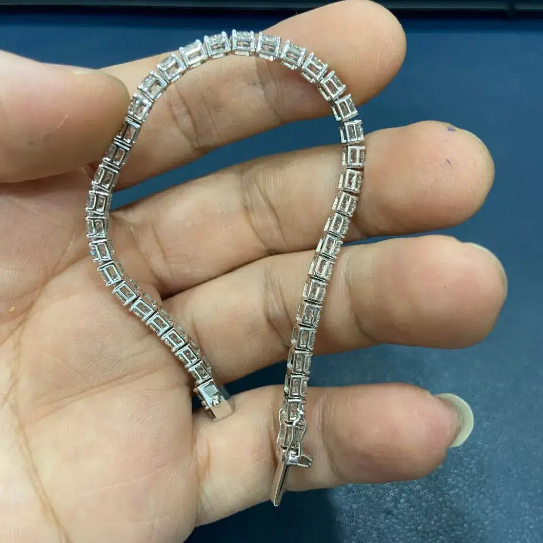 Affordable Luxury Jewelry Each 0.20-carat Round Lab-Grown Diamond Tennis Bracelet