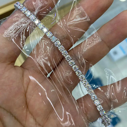Affordable Luxury Jewelry Each 0.20-carat Round Lab-Grown Diamond Tennis Bracelet