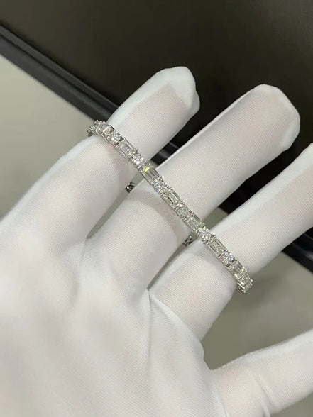Affordable Luxury Jewelry Each 0.4-carat 0.18-carat Emerald-cut and Round Lab Grown Diamond Tennis Bracelet