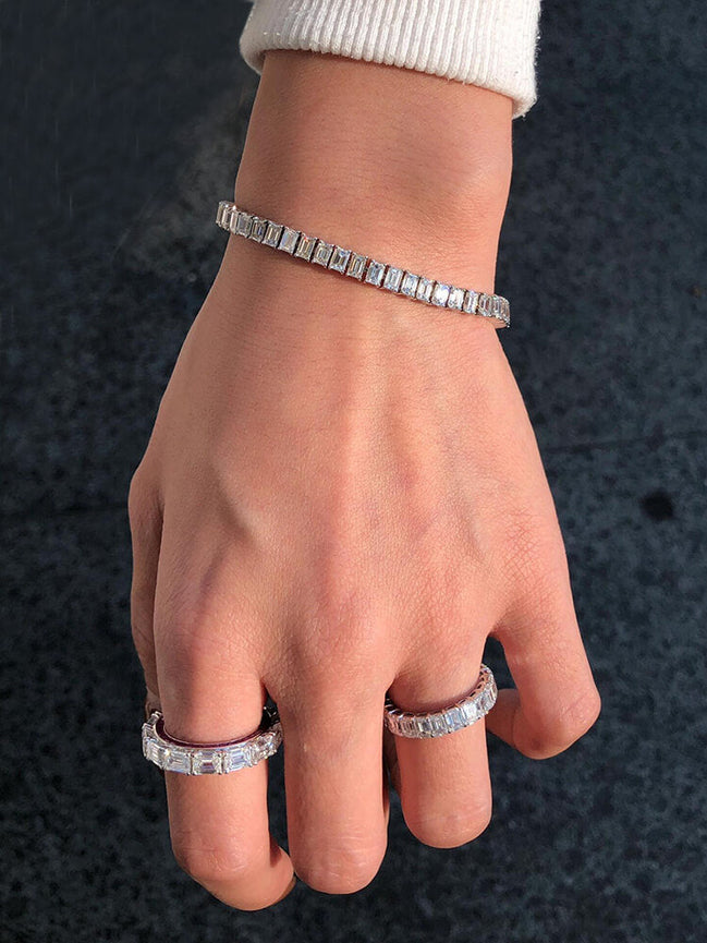Affordable Luxury Jewelry Each 0.2-carat Emerald Cut Lab Grown Diamond Tennis Bracelet 18K Gold