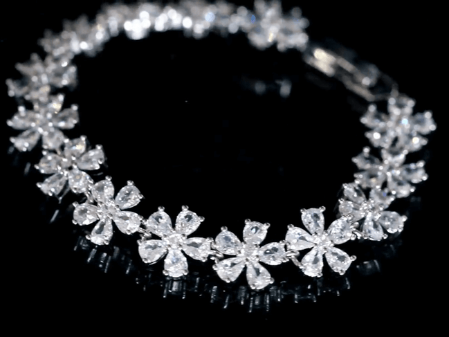 Affordable Luxury Jewelry Floral Lab Diamond Bracelet 18K Gold