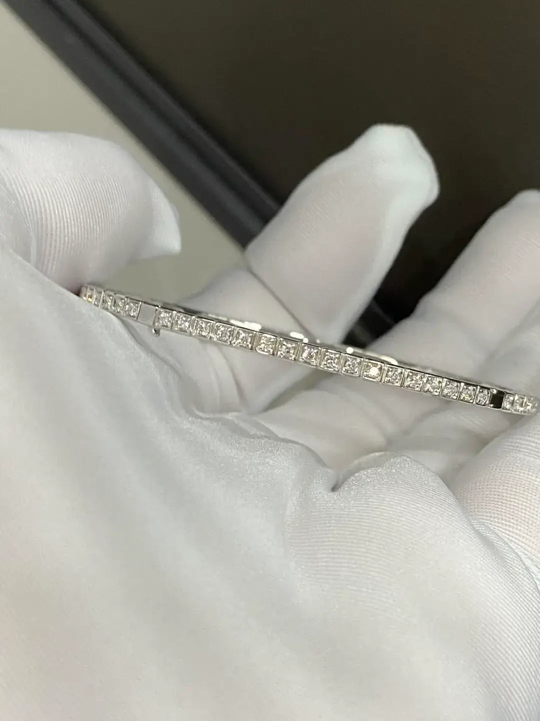 Affordable Luxury Jewelry Full Round Lab Grown Diamond Bangle