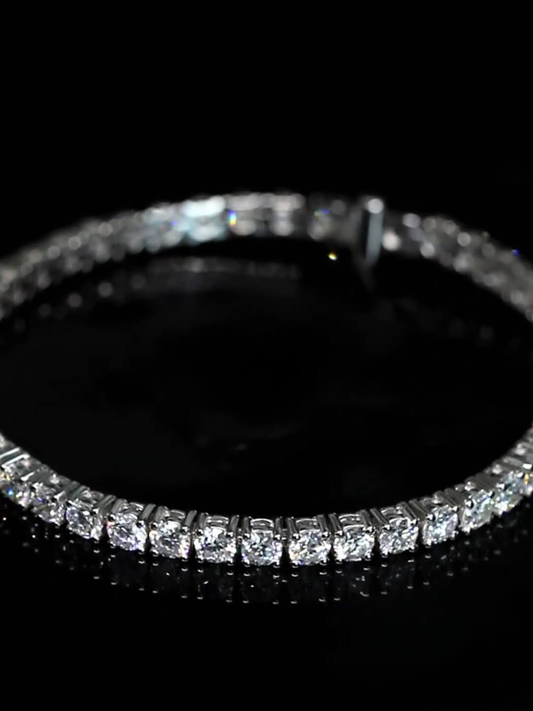 Affordable Luxury Jewelry Each 0.15-carat Round Lab-Grown Diamond Tennis Bracelet 18K Gold