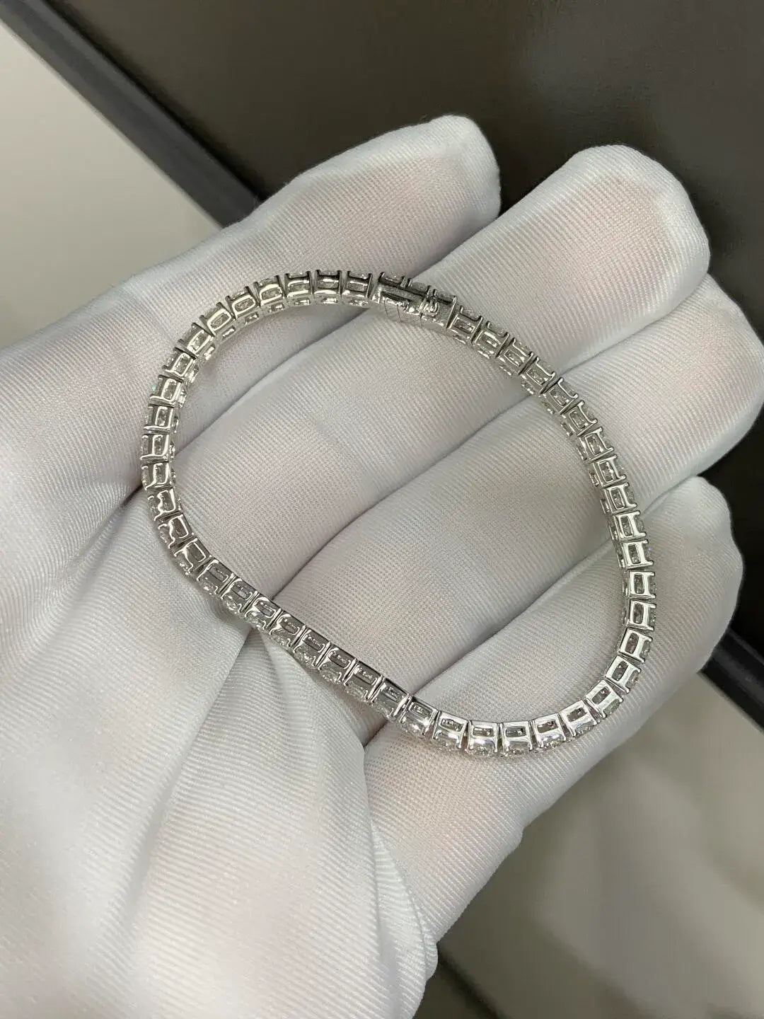 Affordable Luxury Jewelry Round Lab Grown Diamond Tennis Bracelet