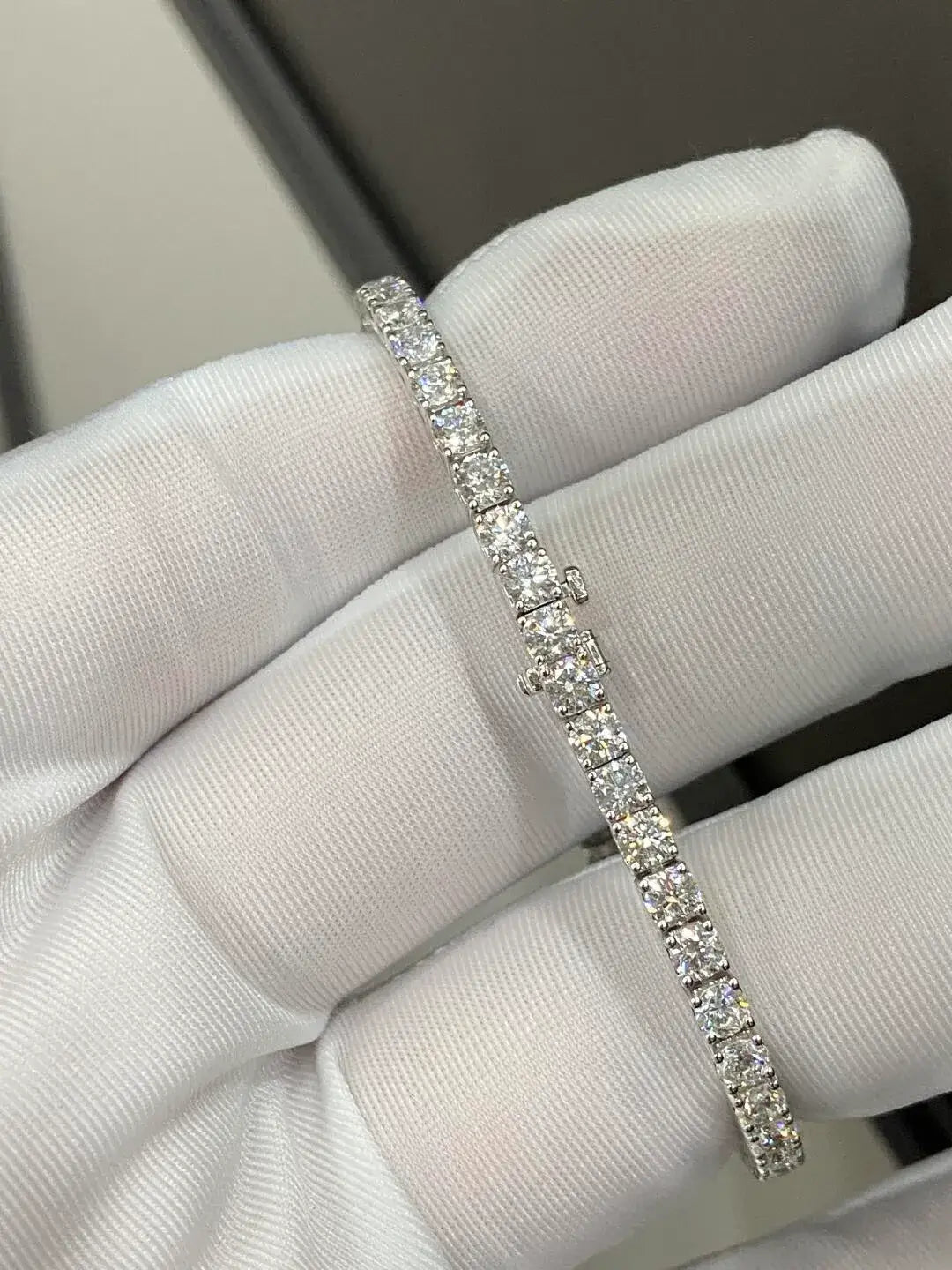 Affordable Luxury Jewelry Round Lab Grown Diamond Tennis Bracelet