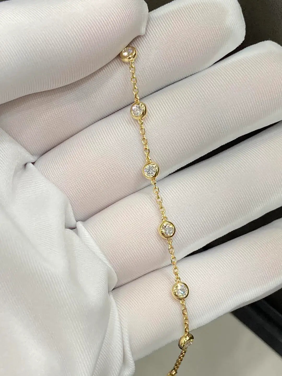 Affordable Luxury Jewelry 0.8Ct.Tw Bezel Lab Grown Diamond Bracelet