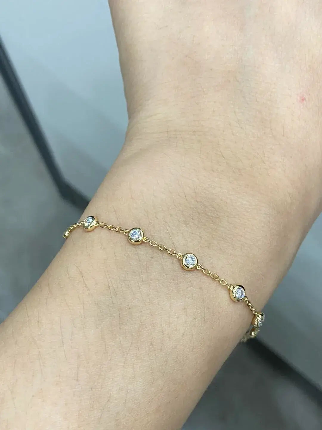 Affordable Luxury Jewelry 0.8Ct.Tw Bezel Lab Grown Diamond Bracelet
