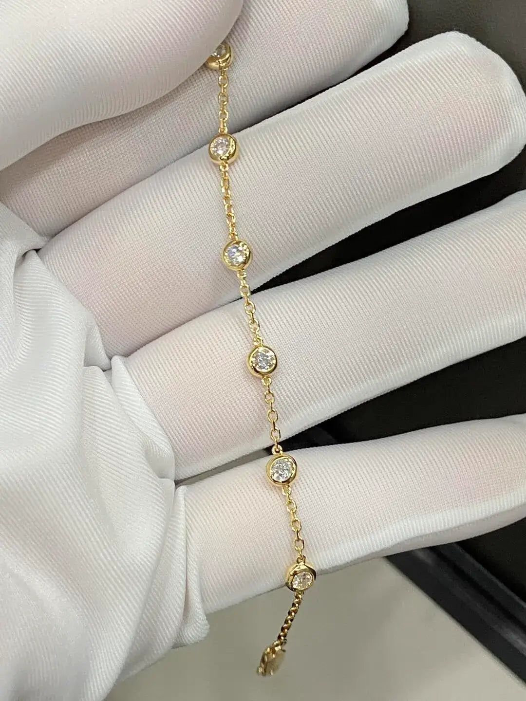 Affordable Luxury Jewelry 0.8Ct.Tw Bezel Lab Grown Diamond Bracelet