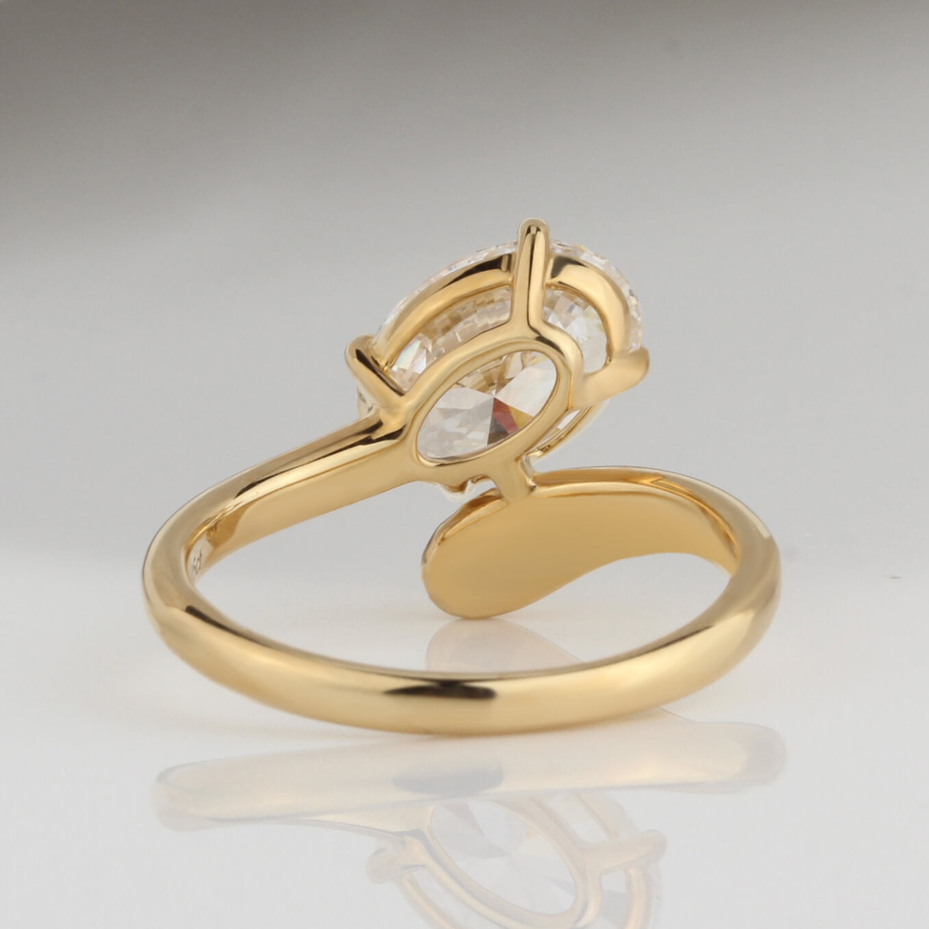 2 Carat Oval Lab Diamond Ring 18K Gold