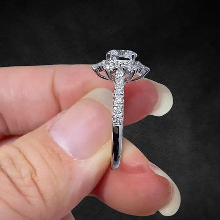 Affordable Luxury Jewelry 1 Carat Lab-Grown Diamond Snowflake Ring